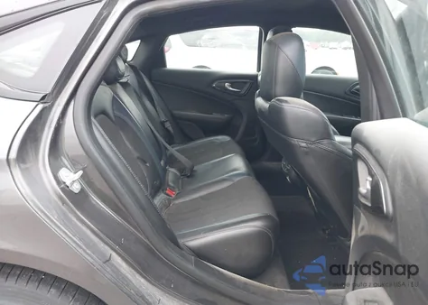 2015 Chrysler 200 S z USA, uszkodzony, nr VIN 1C3CCCBBXFN752437